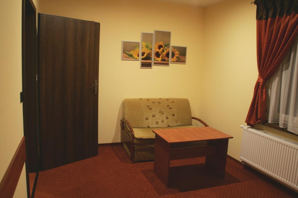 Hotel Kuznia Oberza Polska Łysomice Quarto foto