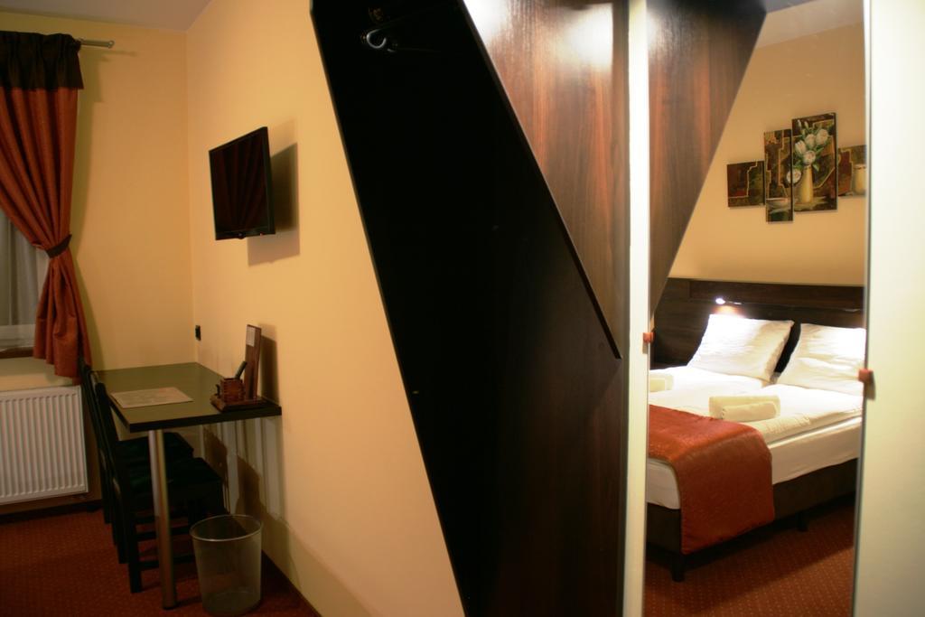 Hotel Kuznia Oberza Polska Łysomice Quarto foto