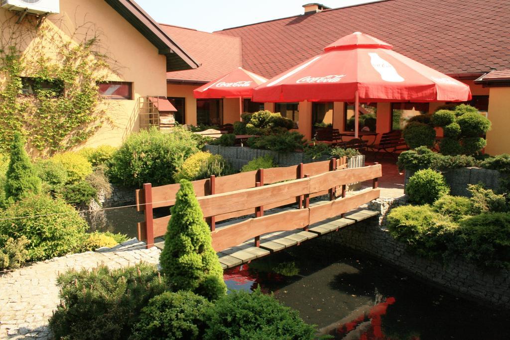 Hotel Kuznia Oberza Polska Łysomice Exterior foto